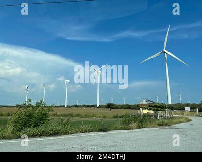 Parque Eolico, éolienne ou aérogénérateurs pour l'énergie à la Ventosa Oaxaca Mexique (photo du Nord photo) Parque Eolico, turbina eólica o aerogeneradores de energia en la Ventosa Oaxaca Mexique (Foto por Norte photo) Banque D'Images