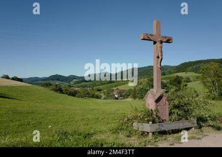 Crucifix dans les contreforts de la Forêt Noire en Allemagne Banque D'Images