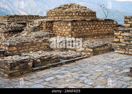 Une photo de Nimogram Stupa à Shamozai Swat, KPK Pakistan Banque D'Images