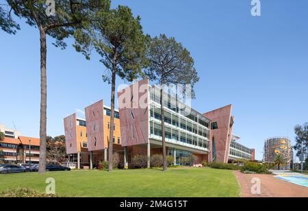 Perth, WA, Australie - École de commerce et École de physiothérapie avec réservoir de stockage thermique à l'Université Curtin par JCY Architects Banque D'Images