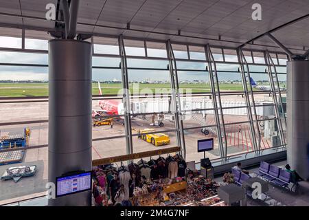 Intérieur du salon de départ dans le terminal, aéroport international de Tan son Nhat, Ho Chi Minh ville, Vietnam Banque D'Images