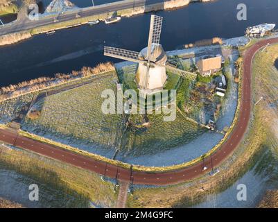 Strijkmolen E, Ouddorp, Alkmaar, pays-Bas. Moulin à polder octogonal en chêne à partir de 1630. Les moulins à repassage ne drainent pas les polissoirs, meulez le Banque D'Images