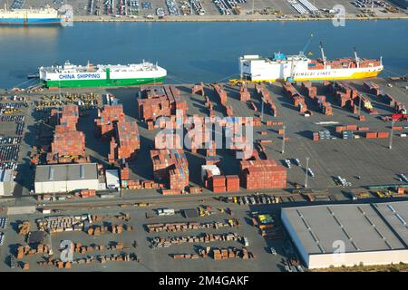 Terminal de conteneurs dans le port d'Anvers, vue aérienne, Belgique, Anvers Banque D'Images