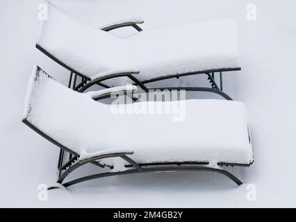Transats enneigés en hiver, Autriche Banque D'Images