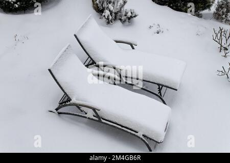 Transats enneigés en hiver, Autriche Banque D'Images