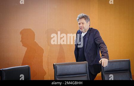 Berlin, Allemagne. 21st décembre 2022. Robert Habeck (Bündnis 90/Die Grünen), Ministre fédéral de l'économie et de la protection du climat, assiste à la réunion du Cabinet fédéral. Credit: Kay Nietfeld/dpa/Alay Live News Banque D'Images