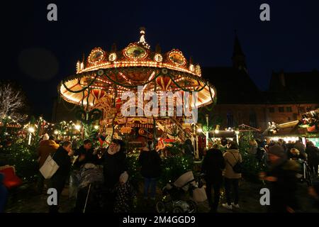 Kinderkarussell, Kinderweihnachtsmarkt, Nürnberg, Nürnberger Weihnachtsmarkt, Nürnberger Christkindlesmarkt, Engel, Anhänger, Kugel, Glühwein, Banque D'Images