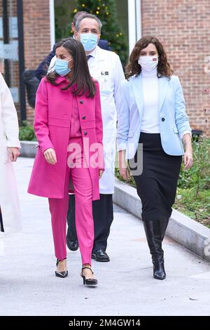 Madrid, Madrid, Espagne. 21st décembre 2022. Queen Letizia d'Espagne, Pilar Alegria, Isabel Diaz Ayuso, Présidente de Madrid visites à l'Hôpital pour enfants de l'Université Nino Jesus pour en savoir plus sur le projet 'Yo cuento' à l'Hôpital pour enfants de l'Université Nino Jesus à 21 décembre 2022 à Madrid, Espagne (image de crédit: © Jack Abuin/ZUMA Press Wire) Banque D'Images