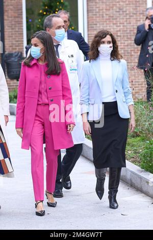 Madrid, Madrid, Espagne. 21st décembre 2022. Queen Letizia d'Espagne, Pilar Alegria, Isabel Diaz Ayuso, Présidente de Madrid visites à l'Hôpital pour enfants de l'Université Nino Jesus pour en savoir plus sur le projet 'Yo cuento' à l'Hôpital pour enfants de l'Université Nino Jesus à 21 décembre 2022 à Madrid, Espagne (image de crédit: © Jack Abuin/ZUMA Press Wire) Banque D'Images