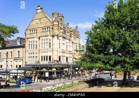 Harrogate Yorkshire Bettys salons de thé Harrogate rue du Parlement Montpellier quartier Nord Yorkshire Angleterre GB Europe Banque D'Images