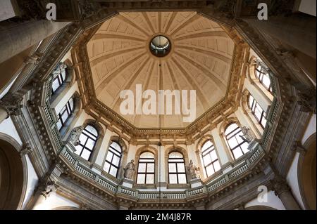 Vue intérieure du dôme de la basilique Santa Maria della Salute à Venise, Italie, Vénétie Banque D'Images