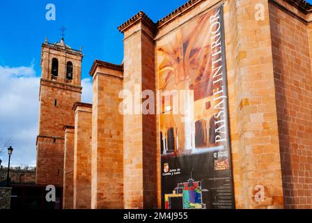 La co-cathédrale de San Pedro est un bâtiment médiéval. C'est dans le diocèse catholique romain d'Osma-Soria. Soria, Castilla y León, Espagne, Europe Banque D'Images