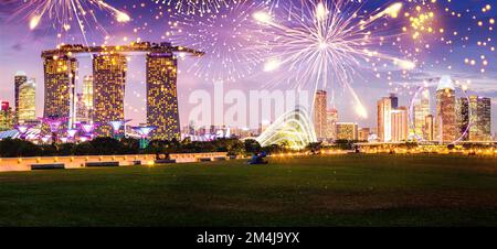 Feu d'artifice au-dessus de Singapour Happy Year Banque D'Images