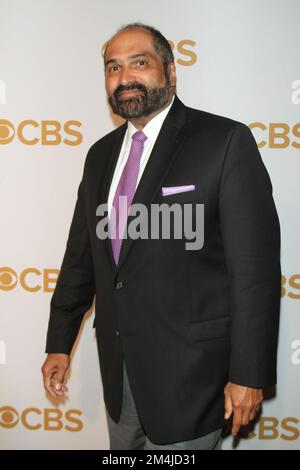 **PHOTO DE FICHIER** Franco Harris est décédé. NEW YORK, NY - 13 MAI : Franco Harris au CBS 2015 en amont à la tente du Lincoln Center sur 13 mai 2015 à New York. Crédit : RW/MediaPunch Banque D'Images