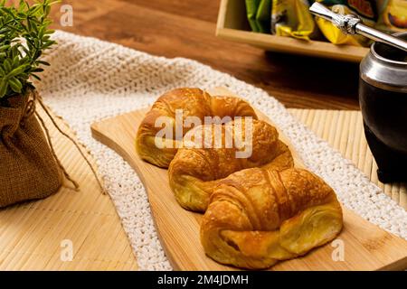 Croissants encore vivants et yerba mate Banque D'Images