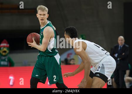 Wroclaw, Pologne, 21 décembre 2022. 7days Eurocup: WKS Slask Wroclaw (chemises vertes) vs Dolomiti Energia Trento (chemises blanches) dans le Centennial Hall. Photo: #2 Lukasz Kolenda © Piotr Zajac/Alay Live News Banque D'Images