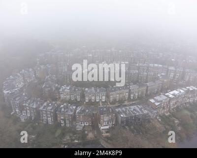 Hampstead Heath est couvert de gel et de brouillard épais ce matin comme vu d'en haut. Photo prise le 9th décembre 2022. © Belinda Jiao jiao.bilin@gmail.co Banque D'Images