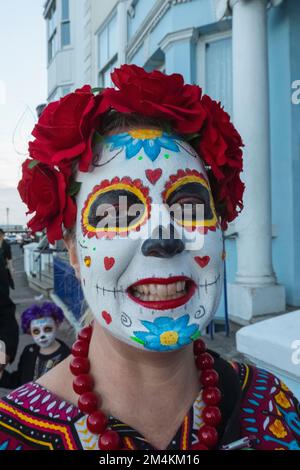 Angleterre, East Sussex, Eastbourne, participant à la procession annuelle de la Bonfire Society Banque D'Images