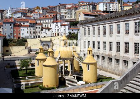 Cloître de Manga, alias Jardim da Manga, œuvre architecturale Renaissance avec fontaines, date de 1528, Coimbra, Portugal Banque D'Images