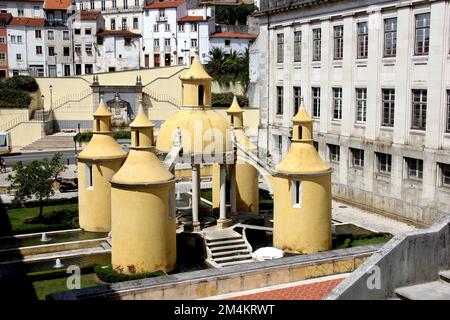 Cloître de Manga, alias Jardim da Manga, œuvre architecturale Renaissance avec fontaines, date de 1528, Coimbra, Portugal Banque D'Images