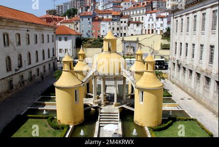 Cloître de Manga, alias Jardim da Manga, œuvre architecturale Renaissance avec fontaines, date de 1528, Coimbra, Portugal Banque D'Images