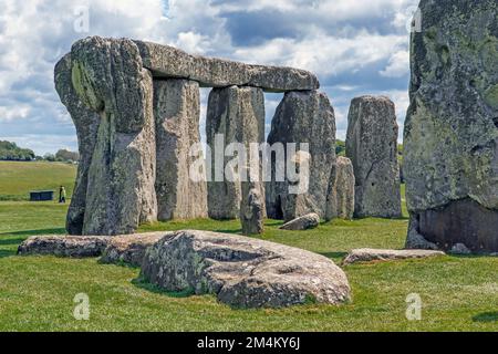 Comté de WILTSHEE, GRANDE-BRETAGNE - 14 MAI 2014 : il s'agit d'un fragment du Stohenenge, qui est l'un des sites archéologiques les plus célèbres au monde. Banque D'Images