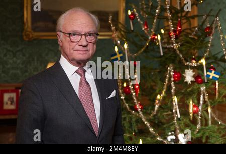 Le roi Carl Gustaf a prononcé le discours de Noël de cette année au Palais royal de stockholm, en Suède, à 13 décembre 2022. Le discours sera diffusé sur SVT sur 25 décembre 2022.photo: Sven-ake Visén / SVT / document / code 10501 **OBLIGATOIRE : Sven-ake Visén / SVT** **pour usage éditorial seulement. L'image provient d'une source externe et est distribuée sous sa forme originale en tant que service à nos abonnés** Banque D'Images