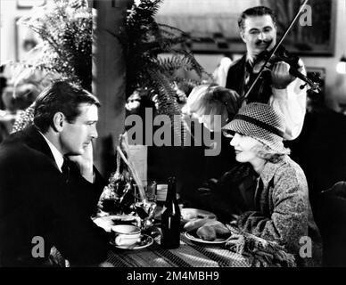 GARY COOPER et JEAN ARTHUR, M. DEEDS TO TOWN 1936 réalisateur FRANK CAPRA Story Clarence Budington Kelland scénario Robert Riskin Columbia Pictures Banque D'Images