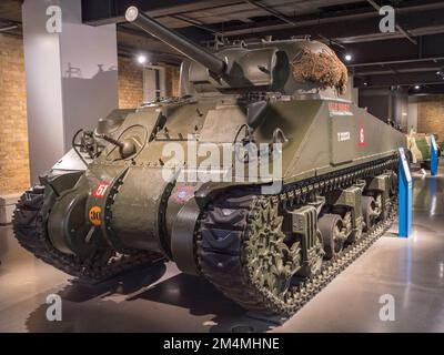 Un char Sherman M4A4 exposé au Musée impérial de la guerre, Londres, Royaume-Uni. Banque D'Images