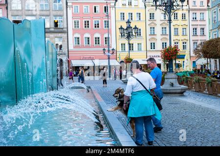 Wroclaw, Pologne - 27 septembre 2019 : fontaine en verre de Wroclaw sur la place du marché Banque D'Images