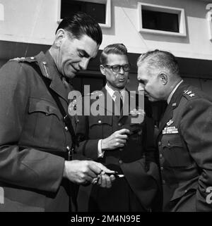 Exercice DE FORME CPX-4. Photographies des programmes du Plan Marshall, des pièces justificatives et du personnel Banque D'Images