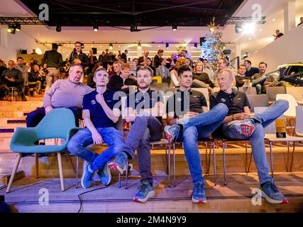 AMSTERDAM - Jonas Vingegaard, Tobias Foss, Wout van Aert et Robert Gesink (VLNR) lors de la présentation des équipes de cyclisme Team Jumbo-Visma 2023. ANP SEM VAN DER WAL Banque D'Images