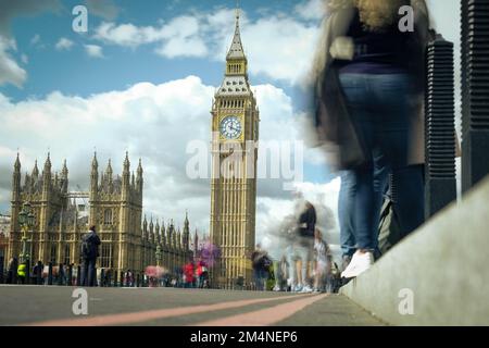 Londres - septembre 2022 : chambres du Parlement depuis le pont de Westminster Banque D'Images