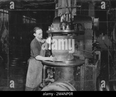 Usine de pneus Englebert. Photographies des programmes du Plan Marshall, des pièces justificatives et du personnel Banque D'Images