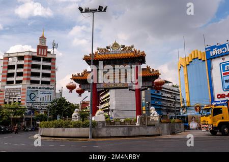 Bangkok, Thaïlande. 16 novembre 2022. Porte de Chinatown à Yaowarat, Bangkok Banque D'Images