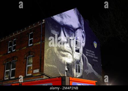 Une fresque de l'ancien directeur de Leeds United, Marcelo Bielsa, sur le toit d'un bâtiment à Hyde Prk, Leeds, West Yorkshire, Royaume-Uni Banque D'Images