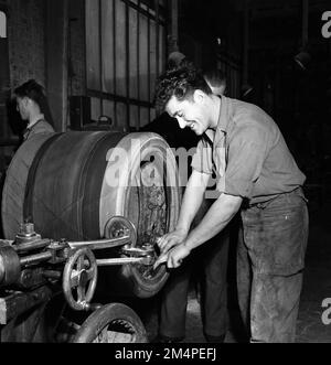 Usine de pneus Englebert. Photographies des programmes du Plan Marshall, des pièces justificatives et du personnel Banque D'Images