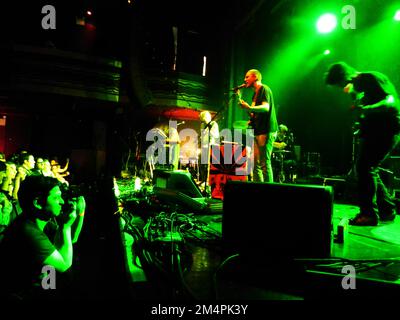 Le groupe de rock américain Reptar en concert Banque D'Images