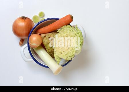 Soupe de légumes, soupe de légumes dans un bol Banque D'Images