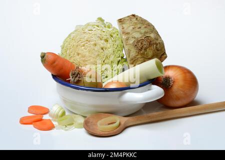 Soupe de légumes, soupe de légumes dans un bol Banque D'Images