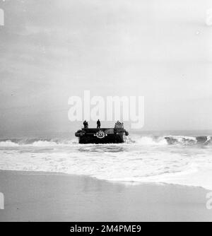 U. S. Giant Landing Craft 'BARC'. Photographies des programmes du Plan Marshall, des pièces justificatives et du personnel Banque D'Images