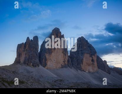 Trois sommets, faces nord, dans la lumière du soir, Tyrol du Sud, Trentin, Sesto Dolomites, Italie Banque D'Images