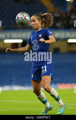 Londres, Royaume-Uni. 22nd décembre 2022. 22nd décembre 2022; Stamford Bridge, Londres, Angleterre: UEFA Womens Champions League football, Chelsea versus Paris Saint Germain; Guro Reiten de Chelsea crédit: Action plus Sports Images/Alay Live News Banque D'Images