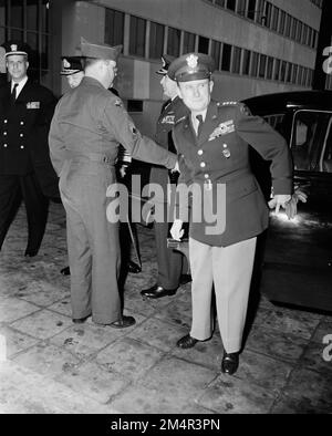 Session ministérielle de l'OTAN. Photographies des programmes du Plan Marshall, des pièces justificatives et du personnel Banque D'Images