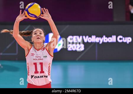 Florence, Italie. 22nd décembre 2022. Gamze Alikaya (Galatasaray HDI Sigorta Istanbul) pendant Savino Del Bene Scandicci vs Galatasaray HDI Sigorta Istanbul, Volleyball coupe CEV femmes Championnat à Florence, Italie, 22 décembre 2022 Credit: Independent photo Agency/Alay Live News Banque D'Images
