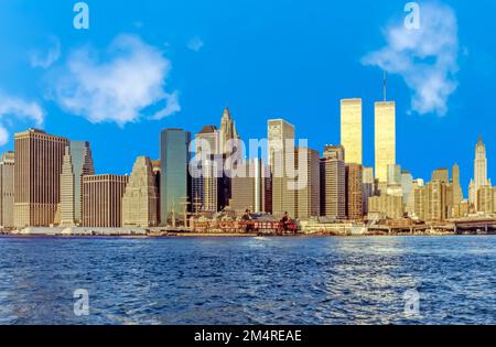 New York, Etats-Unis - September29, 1996: Vue de Lower mahattan et World Trade Center à New York, Amérique. Le WTC a été détruit par 911 de la terrasse Banque D'Images