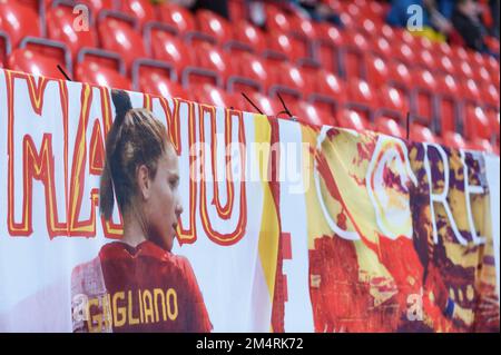 Prague, République tchèque. 22nd décembre 2022. Bannière de EN TANT que Roma Supporters avant le match de groupe de l'UEFA Womens Champions League entre Slavia Prague et COMME Rome à l'Eden Arena de Prague, République tchèque. (Sven Beyrich/SPP) crédit: SPP Sport Press photo. /Alamy Live News Banque D'Images