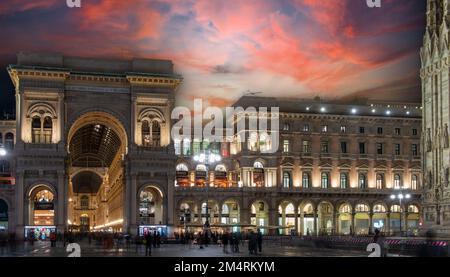 Milan Italie 5 novembre 2021 : entrée à la galerie vittorio emanuele de milan où il y a des boutiques de luxe Banque D'Images