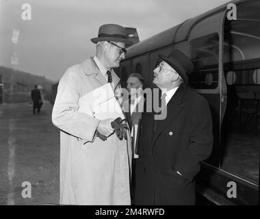 Grande raffinerie française réouvre--ASPIRATEUR SOCONY. Photographies des programmes du Plan Marshall, des pièces justificatives et du personnel Banque D'Images