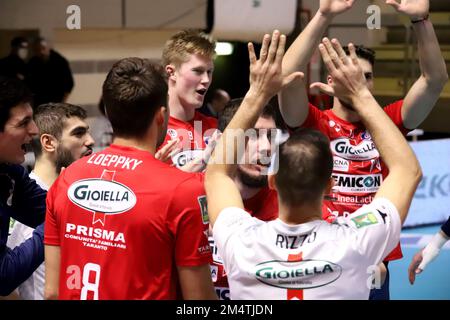 PalaMazzola, Taranto, Italie, 11 décembre 2022, Exultation PRISMA Taranto. Pendant Gioiella Prisma Taranto vs Allianz Milano - Volleyball Italien Serie A Men SuperLeague Championship Banque D'Images